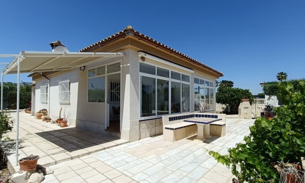 Sale - Finca Country Property -
Albatera