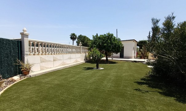 Sale - Finca Country Property -
Albatera