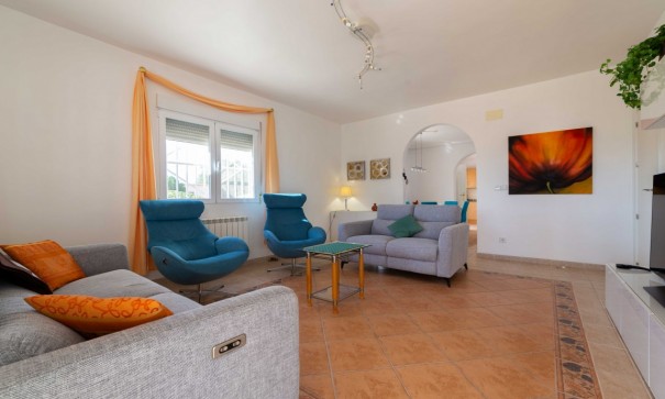 Återförsäljning - Finca lantlig egendom -
Albatera