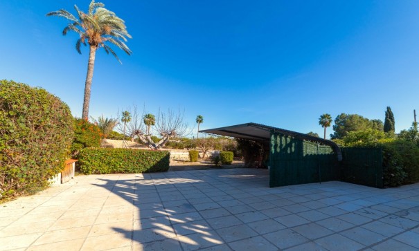 Återförsäljning - Finca lantlig egendom -
Albatera