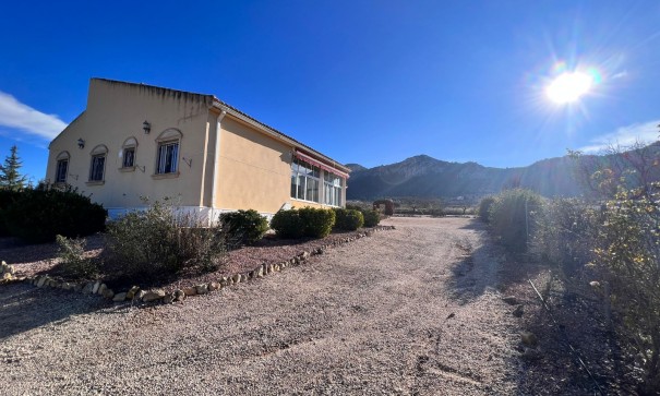 Återförsäljning - Finca lantlig egendom -
La Zarza