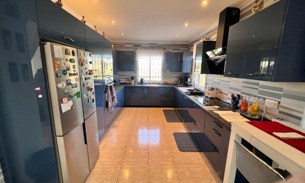 Återförsäljning - Finca lantlig egendom -
La Zarza