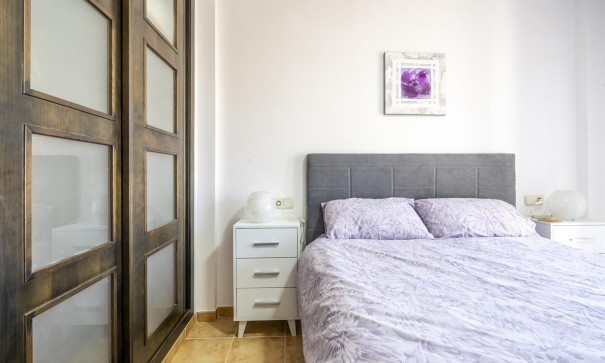 Återförsäljning - Radhus -
SAN CAYETANO