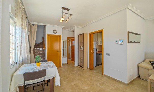 Videresalg - Fritliggende villa -
Torrevieja - La Mata