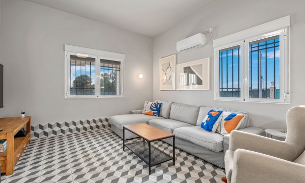 Återförsäljning - Villa -
Elche - Elche/Elx