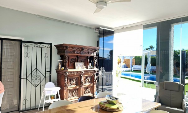 Herverkoop - Vrijstaande Villa -
La Marina