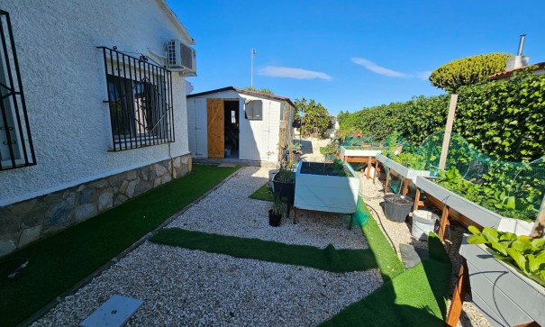 Herverkoop - Vrijstaande Villa -
La Marina