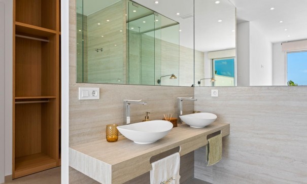 Nowa konstrukcja - Willa wolnostojąca -
Benijofar - Center