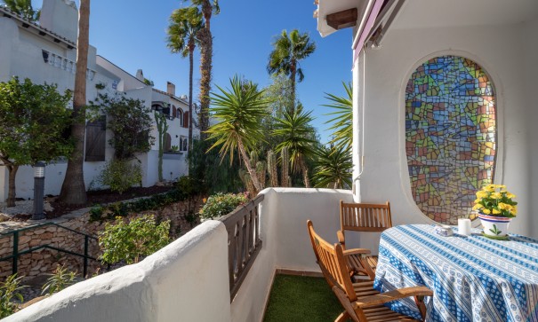 Återförsäljning - Villa i parhus -
Villamartín - Fortuna