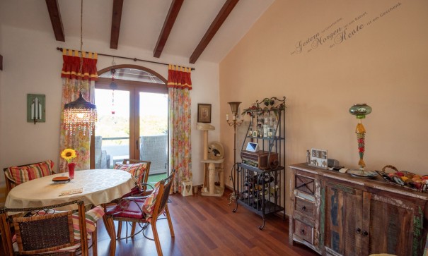 Återförsäljning - Villa i parhus -
Villamartín - Fortuna