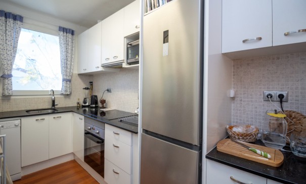 Återförsäljning - Villa i parhus -
Villamartín - Fortuna