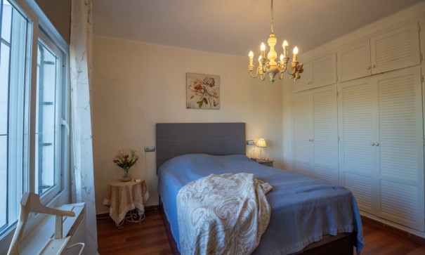 Återförsäljning - Villa i parhus -
Villamartín - Fortuna