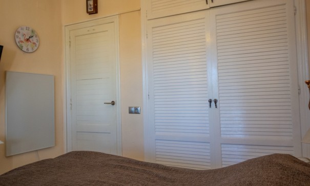 Återförsäljning - Villa i parhus -
Villamartín - Fortuna