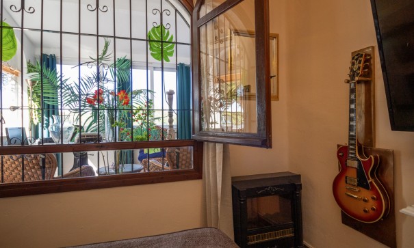 Återförsäljning - Villa i parhus -
Villamartín - Fortuna