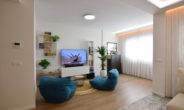 Herverkoop - Stadswoning -
La Florida