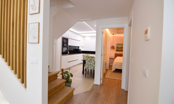 Herverkoop - Stadswoning -
La Florida