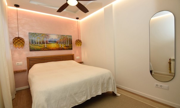 Herverkoop - Stadswoning -
La Florida