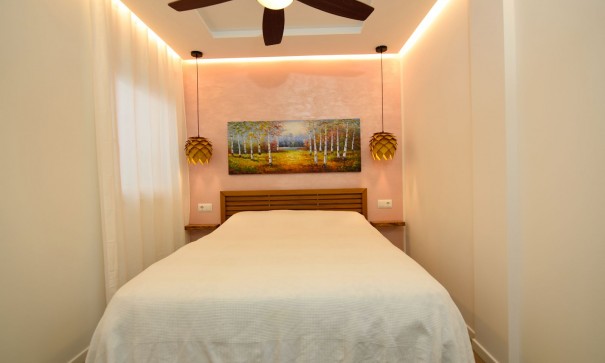 Herverkoop - Stadswoning -
La Florida