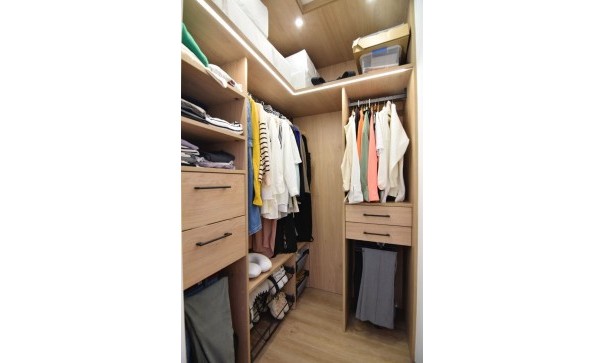 Herverkoop - Stadswoning -
La Florida