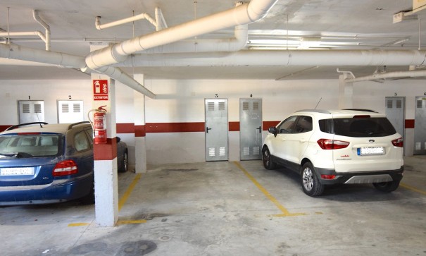 Herverkoop - Stadswoning -
La Florida