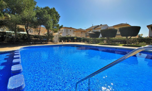 Herverkoop - Stadswoning -
La Florida