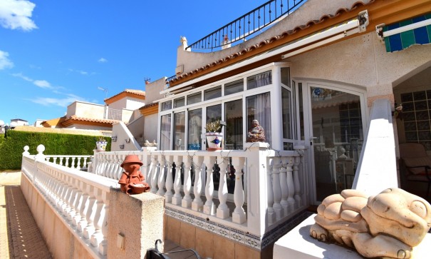 Återförsäljning - Villa i parhus -
Orihuela Costa - Playa Flamenca