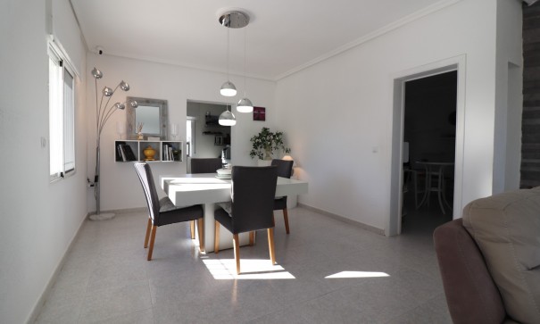 Återförsäljning - Fristående villa -
Algorfa - Lomas de La Juliana