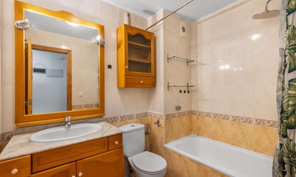 Revente - Appartement -
Torrevieja - Playa del cura