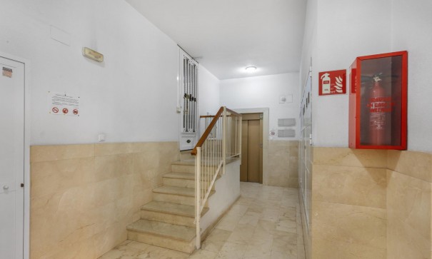 Revente - Appartement -
Torrevieja - Playa del cura