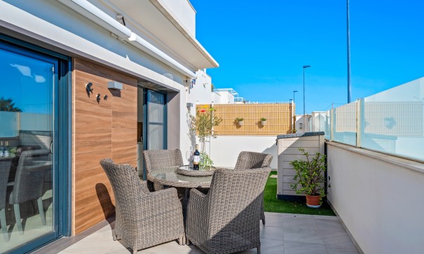 Videresalg - Fritliggende villa -
Los Alcazares - Euro Roda