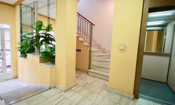 Videresalg - Lejlighed lejlighed -
Torrevieja - Playa del cura