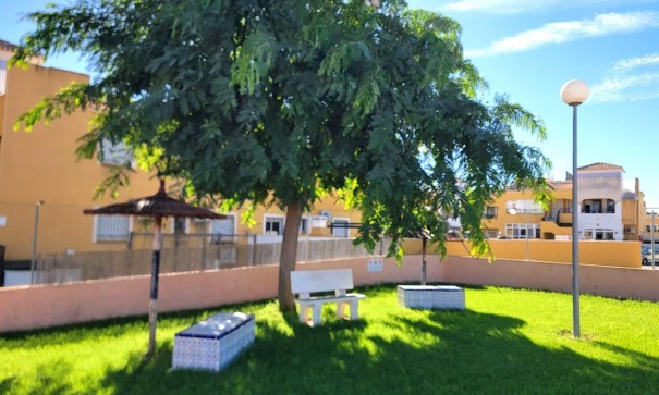 Videresalg - Byhus -
Los Montesinos - Los Montesinos - Urb. La Herrada