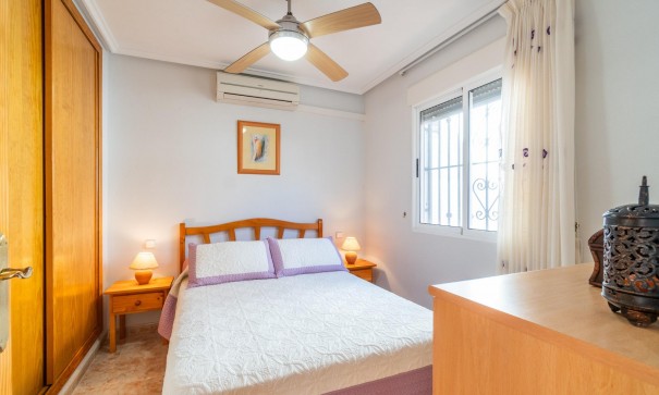 Herverkoop - Villa -
Orihuela Costa - Playa Flamenca