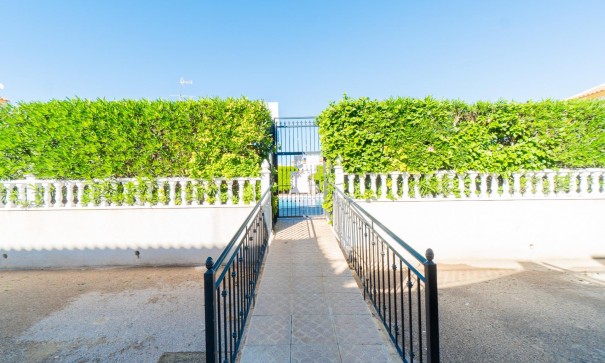 Herverkoop - Villa -
Orihuela Costa - Playa Flamenca