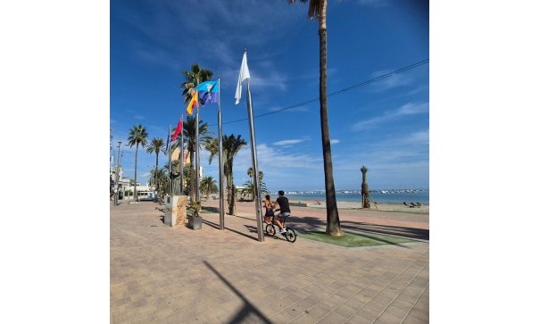 Herverkoop - Halfvrijstaande villa -
Santiago de La Ribera - Santiago de La Ribera - Town