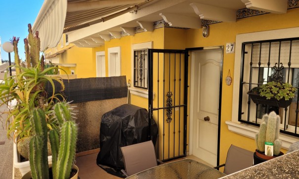 Återförsäljning - Radhus -
Algorfa