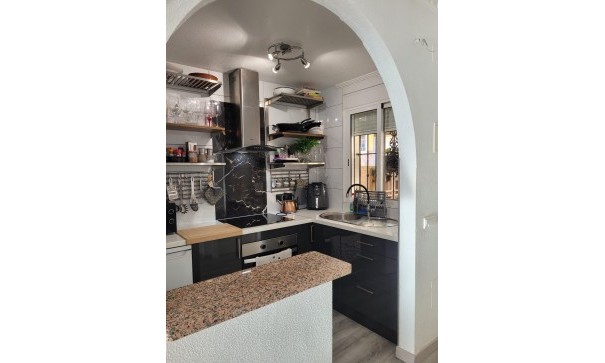 Återförsäljning - Radhus -
Algorfa