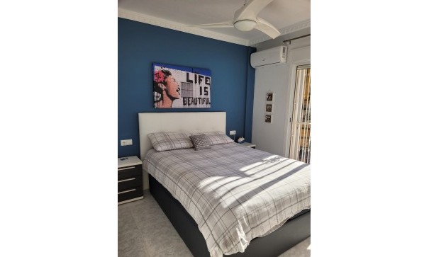 Återförsäljning - Radhus -
Algorfa