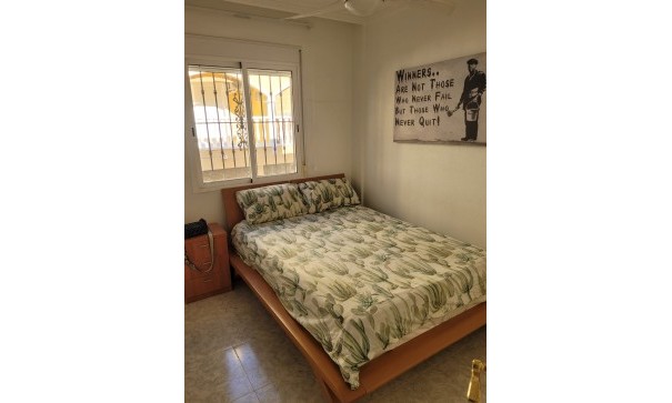 Återförsäljning - Radhus -
Algorfa