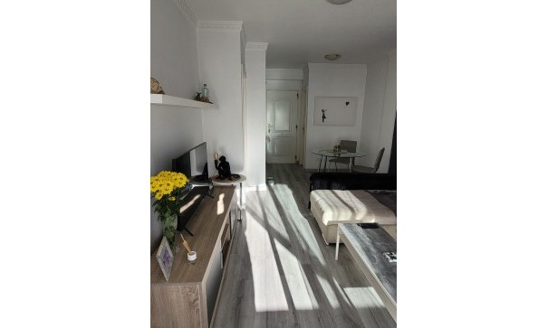 Återförsäljning - Radhus -
Algorfa