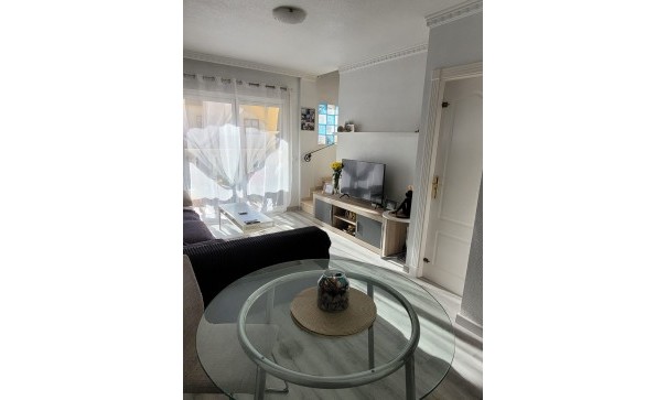 Återförsäljning - Radhus -
Algorfa