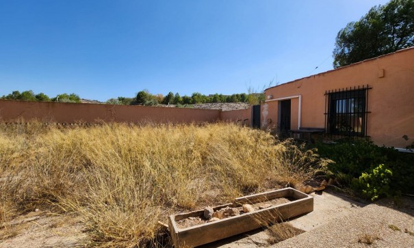 Återförsäljning - Fristående villa -
Villena