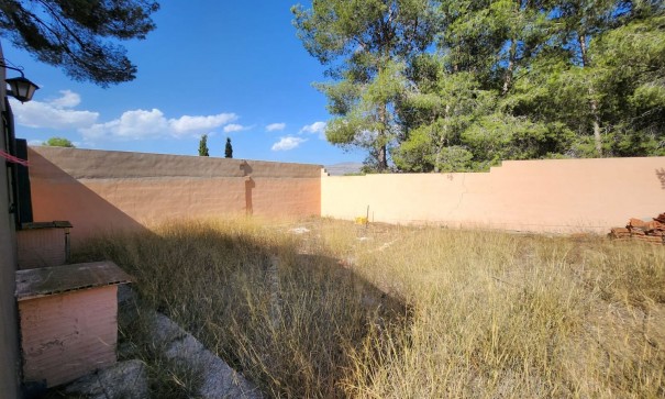 Återförsäljning - Fristående villa -
Villena