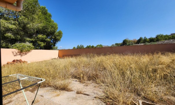 Återförsäljning - Fristående villa -
Villena