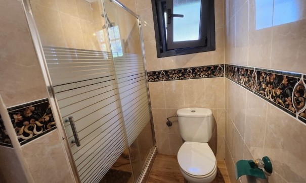 Återförsäljning - Fristående villa -
Villena