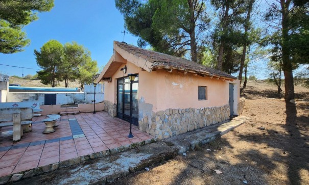 Återförsäljning - Fristående villa -
Villena