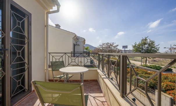 Herverkoop - Stadswoning -
SAN CAYETANO