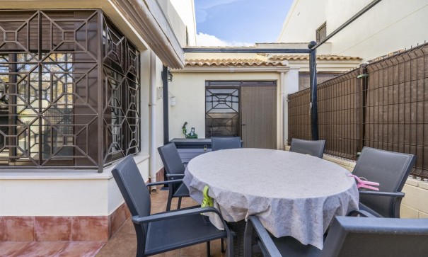 Herverkoop - Stadswoning -
SAN CAYETANO