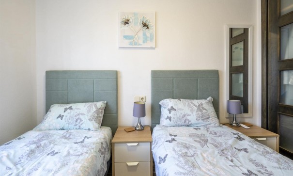 Herverkoop - Stadswoning -
SAN CAYETANO