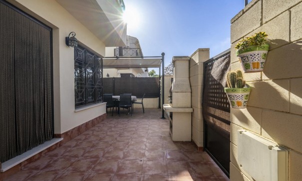 Herverkoop - Stadswoning -
SAN CAYETANO